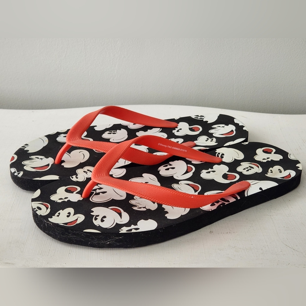 Disney Parks Mickey Mouse Flip Flops Men's 6-7/Women's 8-9 - Worn Once - Picture 2 of 8